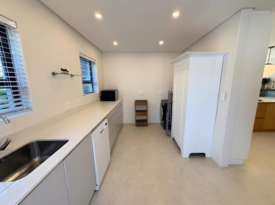 To Let 4 Bedroom Property for Rent in Protea Valley Western Cape